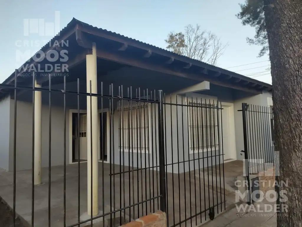 Casa Apta Credito Bancario en Venta Barrio Lambertucci Escobar