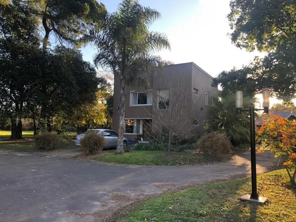 CASA BARRIO CERRADO BOSQUE ZAPIOLA - PASO DEL REY