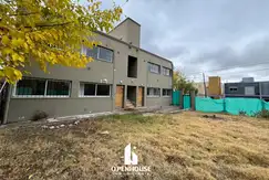 OPENHOUSE Inmobiliaria ALQUILA COMPLEJO completo de 10 departamentos frente al Bº Dalvian!