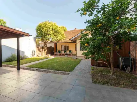 VENTA CASA MULTIFAMILI P.QUIRNO HURLINGHAM PERMUTA