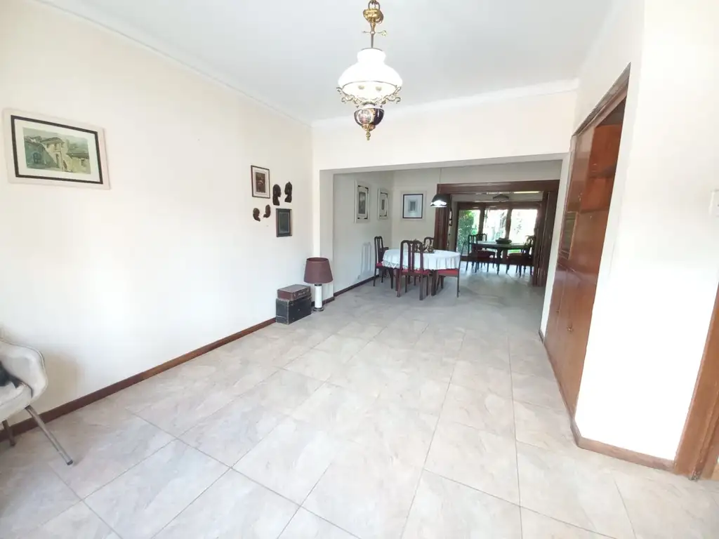 VENTA CASA EN AV ALEM AL 700 4 DOR 4 BAÑOS PATIO