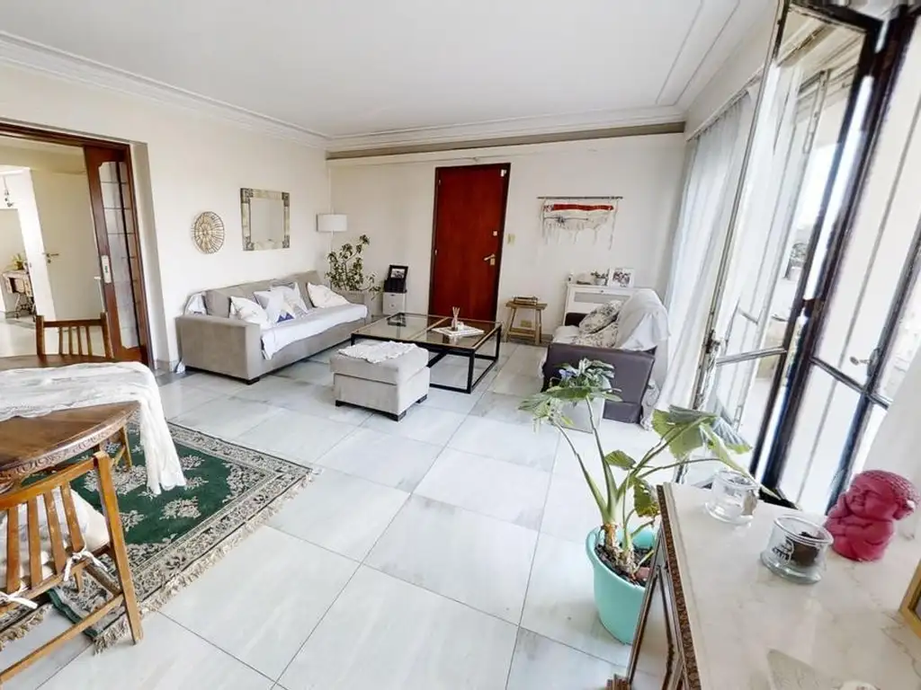 Piso Exclusivo en Venta  5 Dormitorios 224 m2  Vista despejada sobre Pellegrini