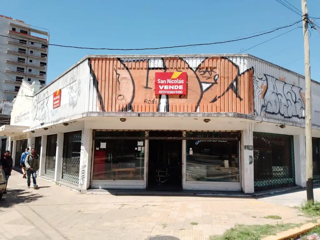 Venta de Local en esquina 200 m² APTO CREDITO