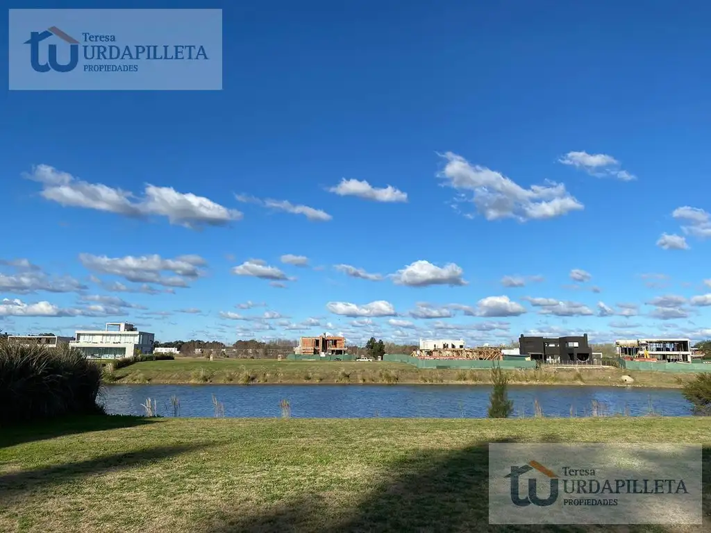 Lote en venta con vista a la laguna en La Calesa- Pilará- Pilar