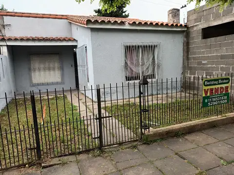 Casa de  dos dormitorios + monoambiente.  NUEVO VALOR. POSIBILIDAD DE FINANCIAR