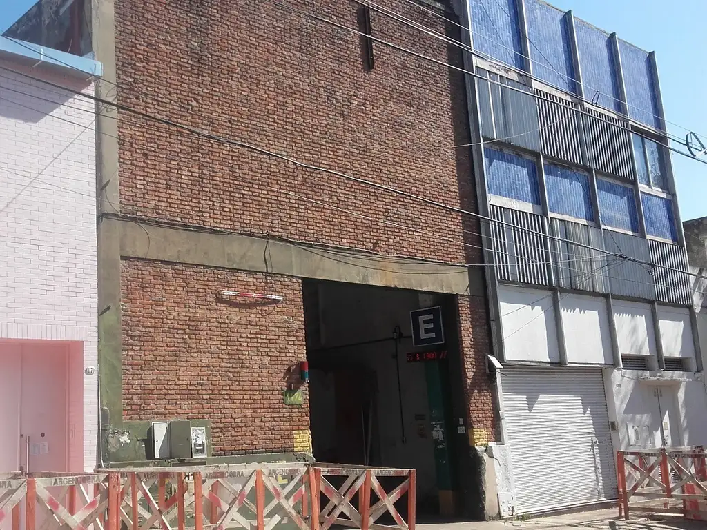 Caballito - Venta Edificio comercial con salida a 2 calles