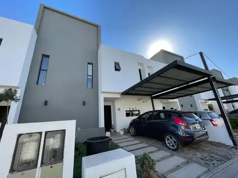 Duplex a la Venta en Manantiales!  Miradores Housing!