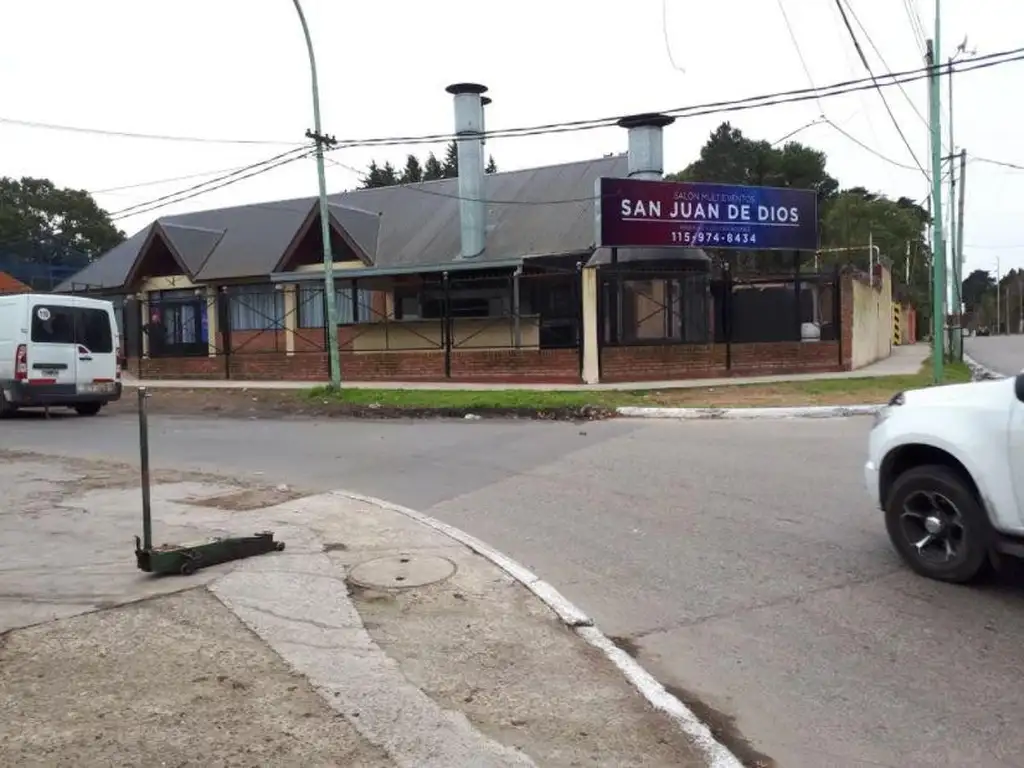 Local comercial en venta - 900mts2 - Berazategui