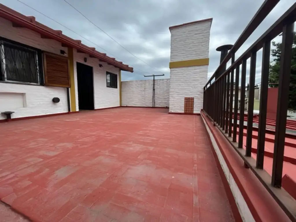 VENTA DE PH 4 AMBIENTES CON QUINCHO Y TERRAZA.