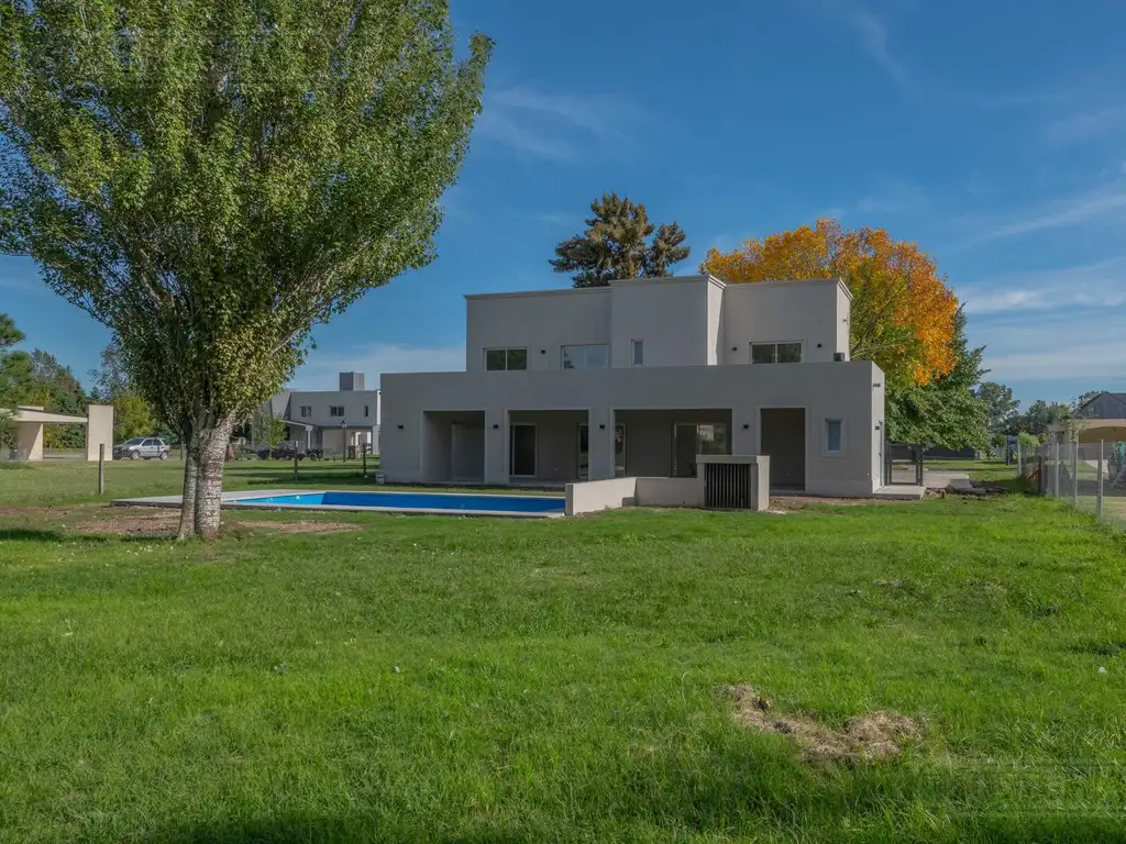 LJ RAMOS | VENTA| CASA BARRIO CERRADO HARAS DEL SOL | PILAR | SIST CONSTRUCTIVO DE ULT TECNOLOGÍA