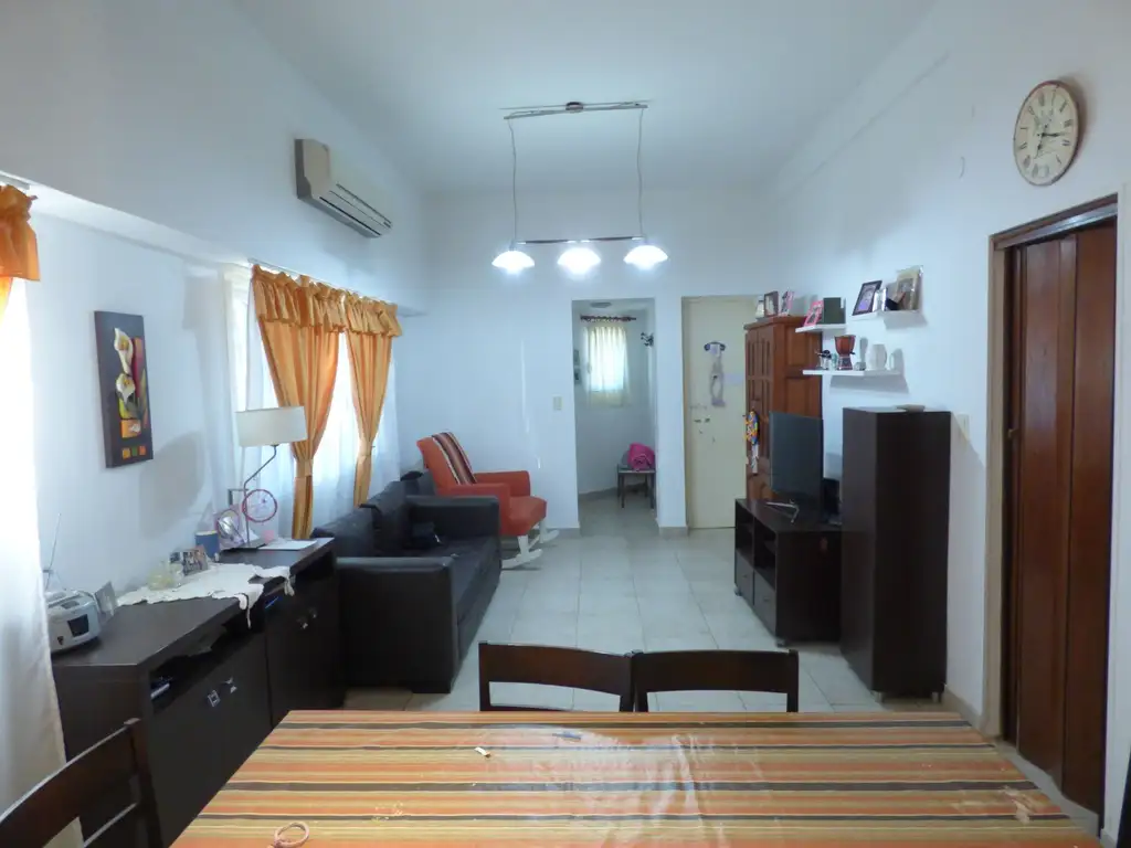 Casa en Venta - 4 ambientes - USD 215.000