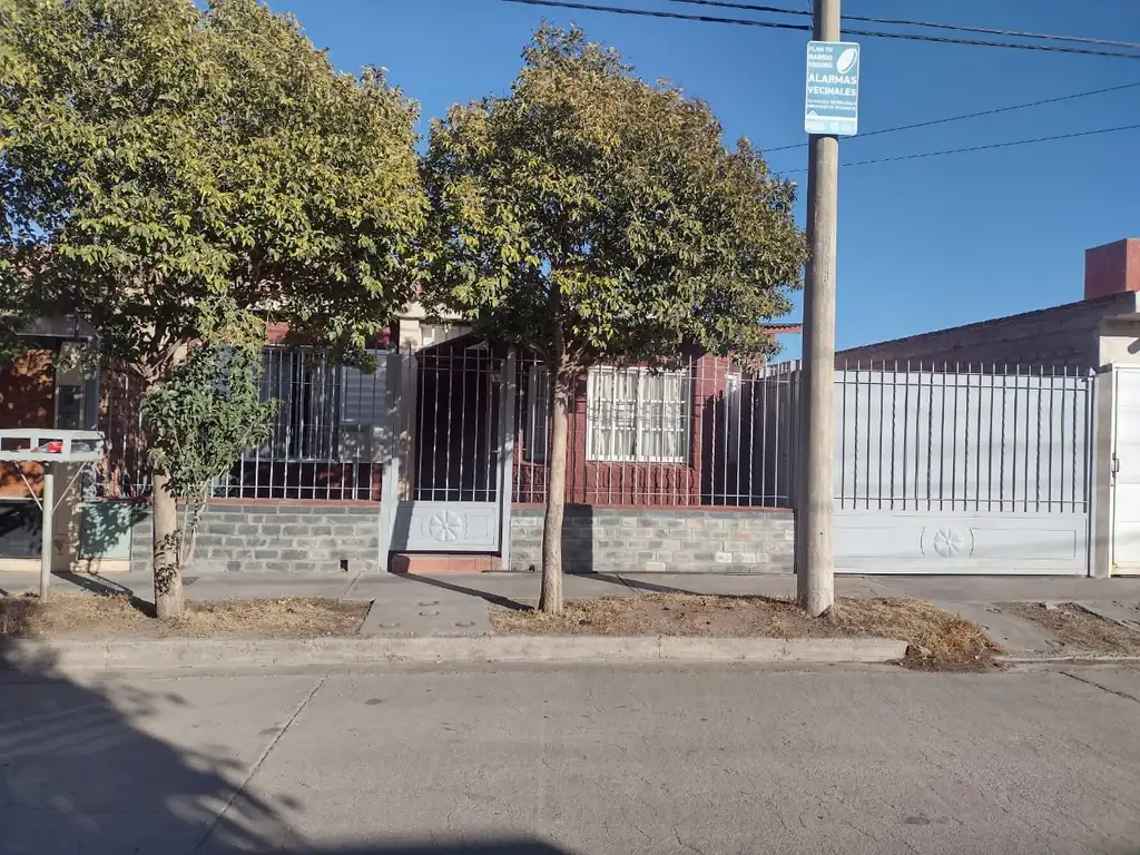 CASA EN VENTA B 142 VIVIENDAS -PERMUTA