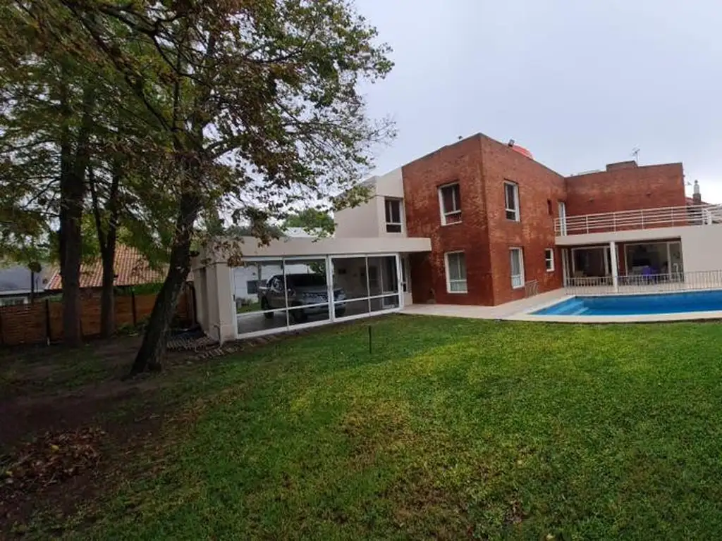 VENTA - Casa en Barrio Cerrado El Ghiso - Bella Vista