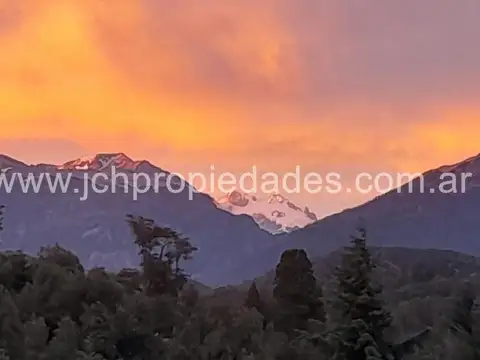 AMPLIA CASA EN BARRIO LOS VOLCANES - VILLA LA ANGOSTURA