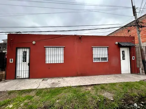 Dean Funes 7000, dos casas en venta, un dormitorio c/u