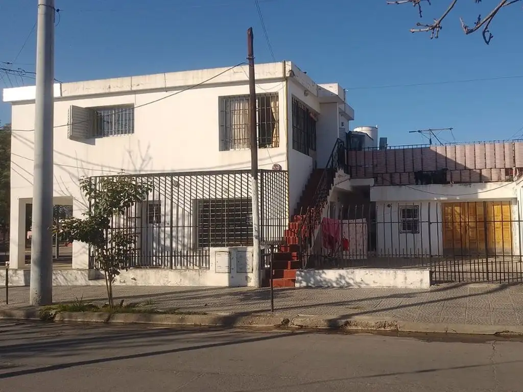 VENDE CASA PA 3 DORMITORIOS EN BARRIO PATRICIOS