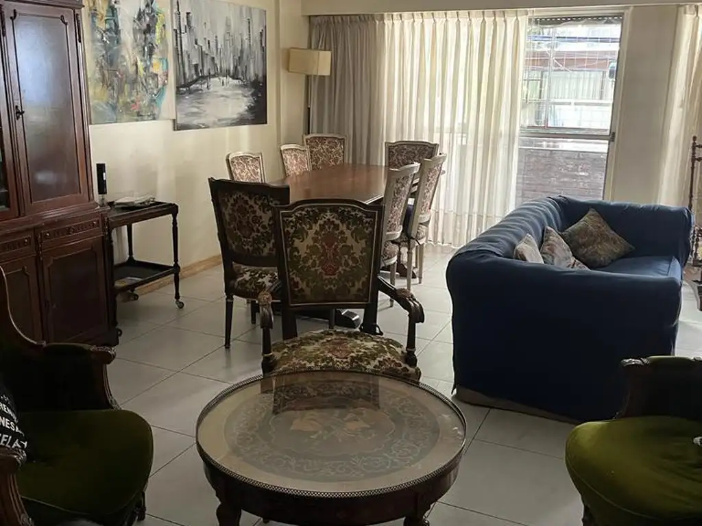 Departamento en Venta, Recoleta, Semi piso 4 ambientes con patio y cochera