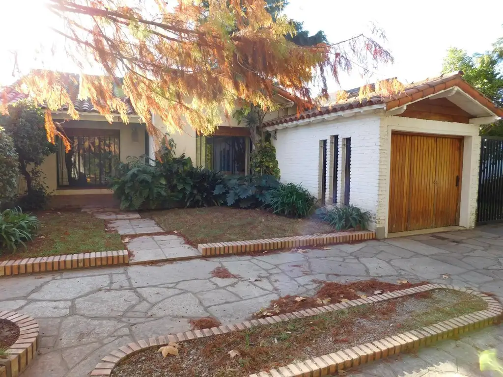 CASA | 154 m2 | LOTE 400 M2 | PILETA | QUINCHO