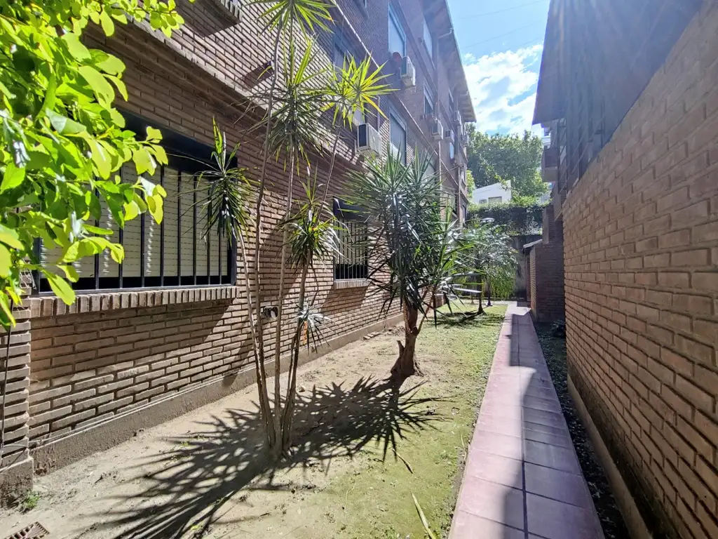 Cochabamba y Chacabuco excelnte oportunidad, 2 dormitorios, cochera, frente 4815308