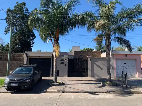 *EXCELENTE CASA DE 4 AMB. TODO EN PLANTA BAJA *S/LOTE DE 10 X 30 *MODERNA Y C/DETALLES DE CATEGORIA