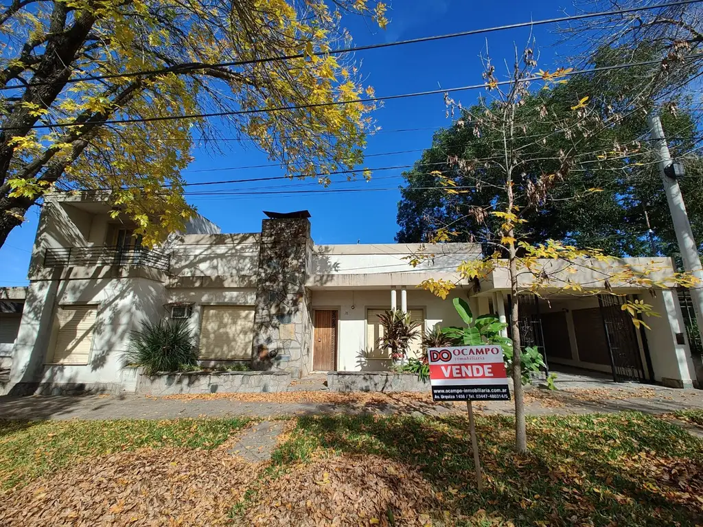 Casa a reciclar con excelente ubicación en Villa Elisa ER