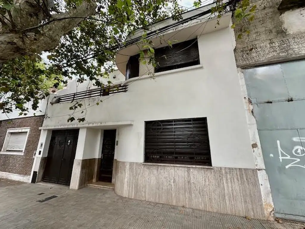 Casa en Venta sobre Av. Corrientes