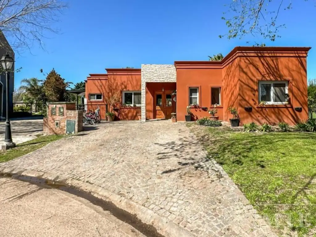 CASA EN VENTA EN ROBLE JOVEN