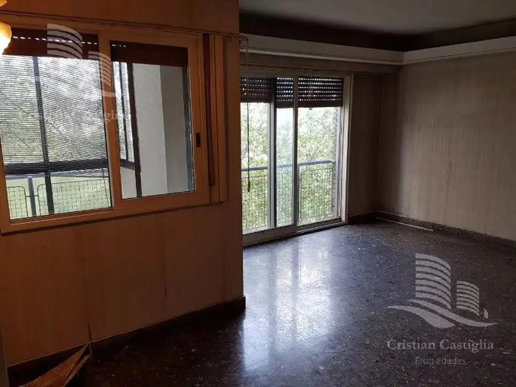 Venta - Departamento 4/Cuatro Ambientes, Cochera - Martínez, San Isidro