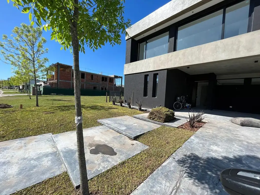 VIRAZON CASA  AL AGUA MUY BUENA OPORTUNIDAD