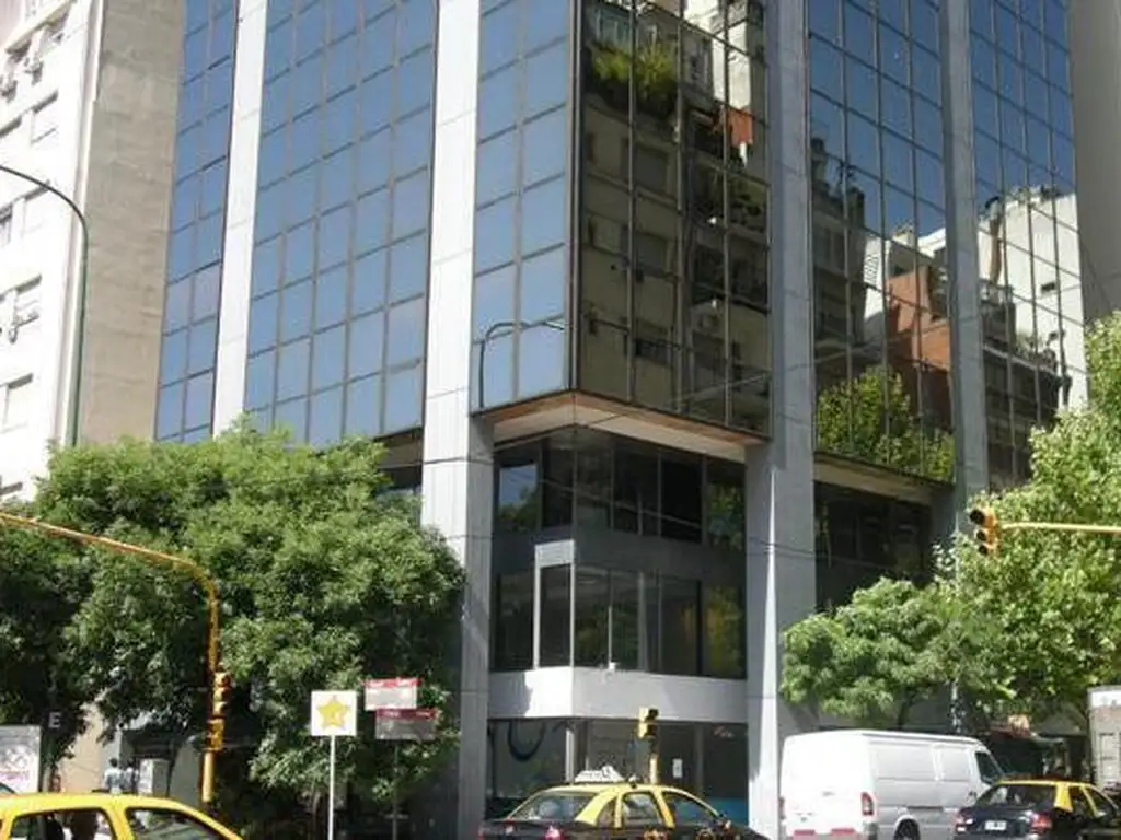 Oficinas de Categoria / Excelente Ubicacion / Torre en esquina