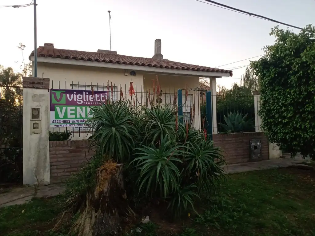 CHALET TEJA COLONIAL A 2 AGUAS, RANELAGH U$S 110.000