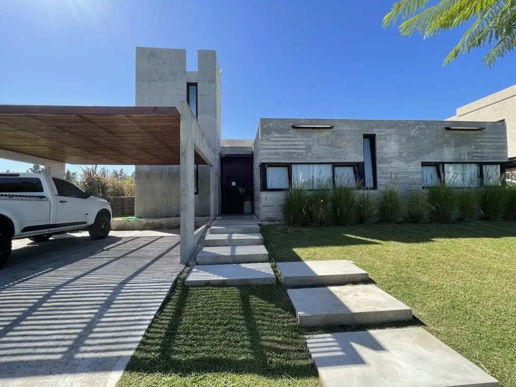 Casa  en Alquiler en San Benito, Villanueva, Tigre