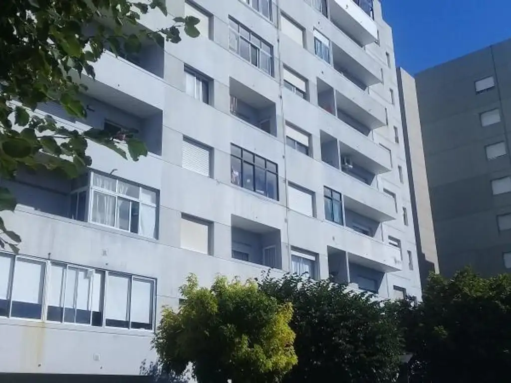 CERRITO E/ SOLIS Y GABOTO: DEPTO 2 DORM. EN MAR DEL PLATA