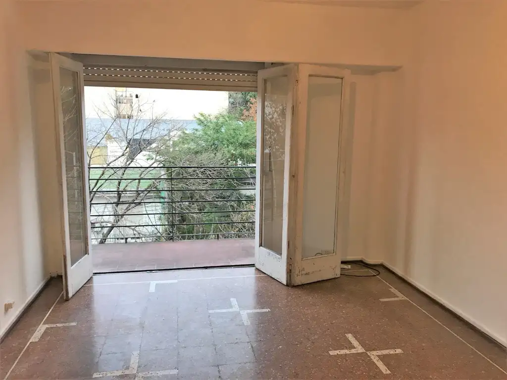 Vendo DEPARTAMENTO  3 amb 59,79m2 frente balcón lavadero y escritorio.