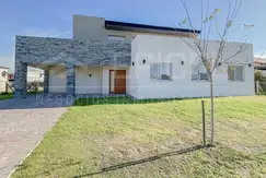 Casa a la venta 4 amb con piscina a estrenar - Santa Ines