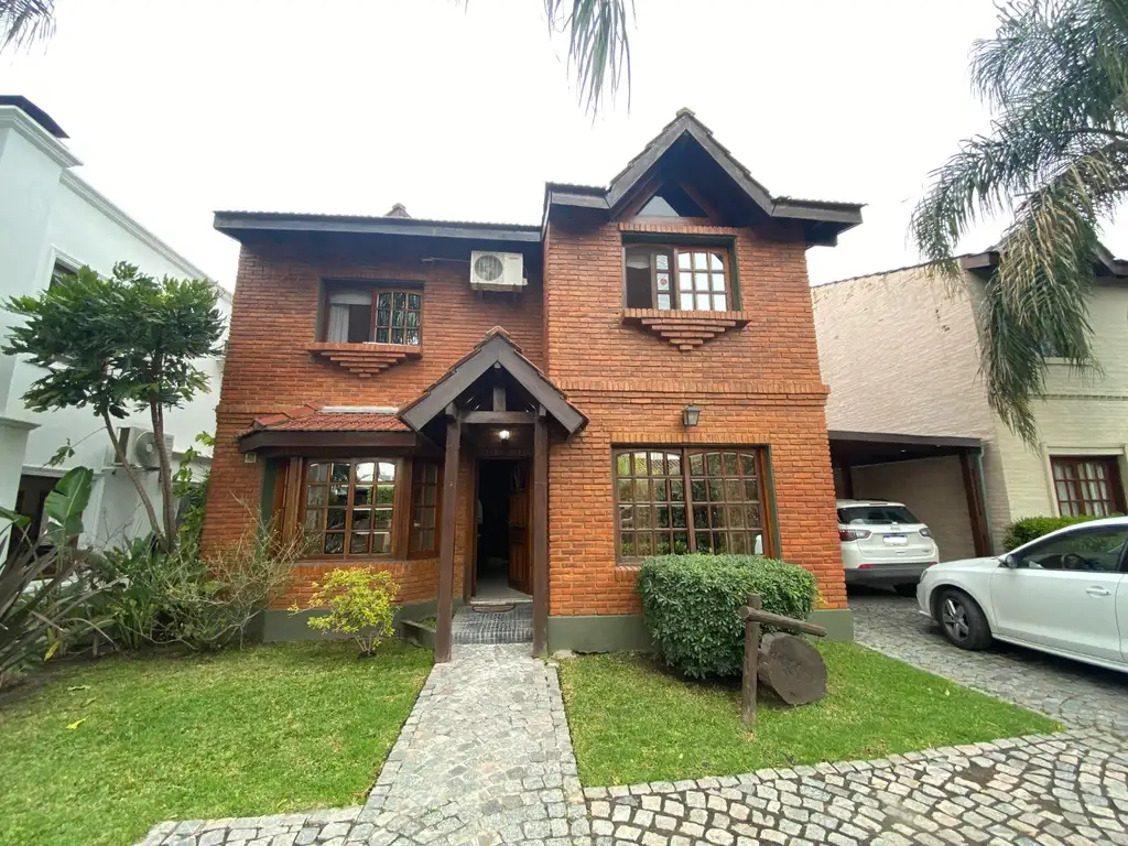 Casa en Barrio Cerrado Portal del Sol, quincho, pileta