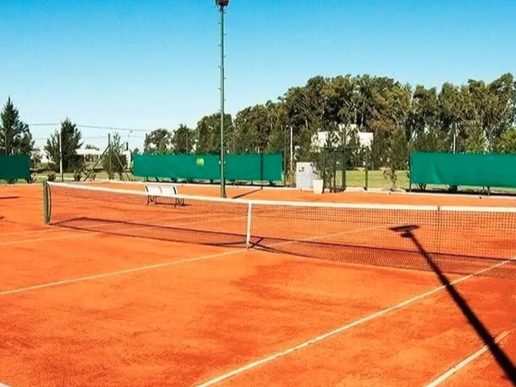Actividades deportivas voley, tenis, basquet en Campos de Roca II