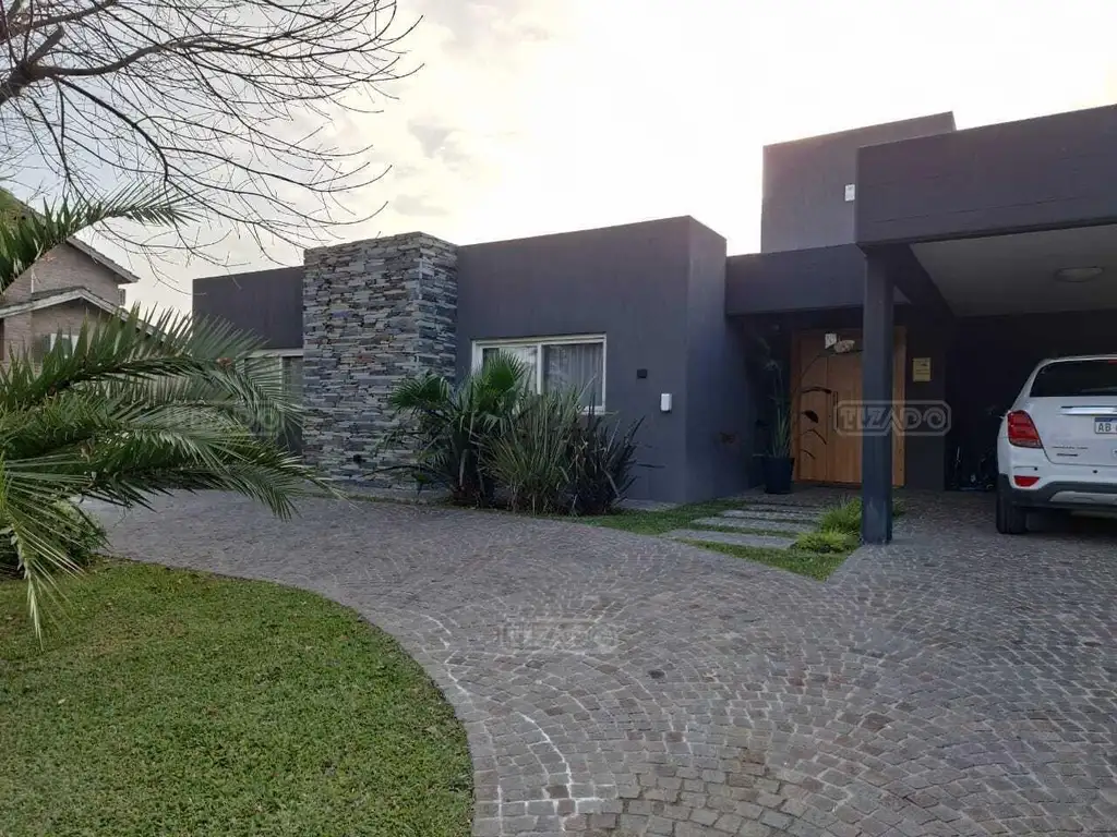 Casa  en Venta en Los Puentes, Luján, G.B.A. Zona Oeste