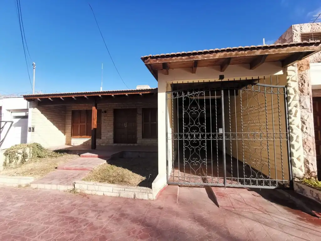 CASA EN ALQUILER LUJAN DE CUYO