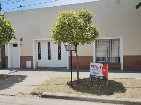 Casa - Venta - Argentina, Veinticinco de Mayo - 3 800