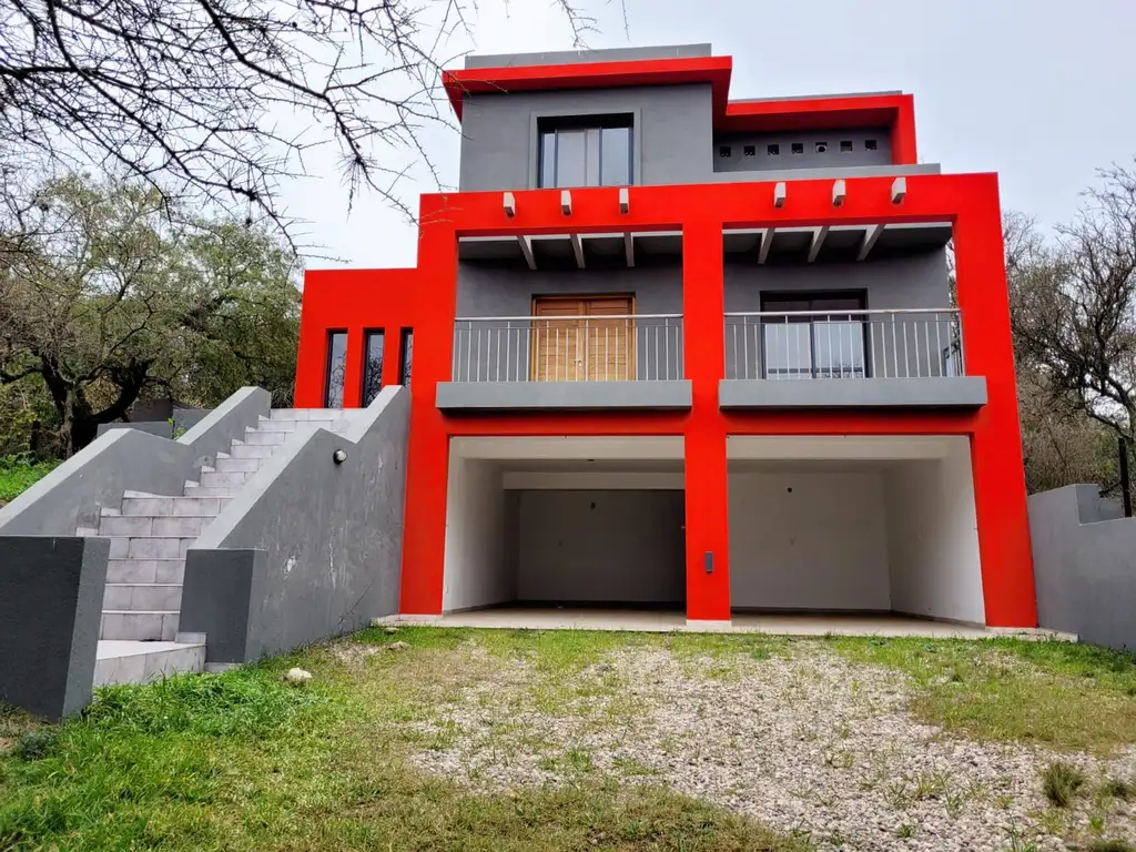 VENTA CASA TIERRA ALTA 3 DORM  2 BAÑOS PILETA