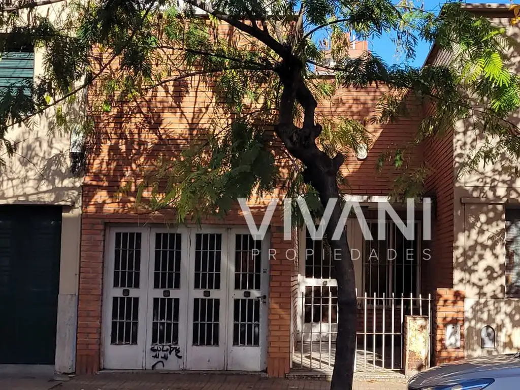 VENTA CASA 2 dormitorios 10 e/ 43 y 44 La Plata