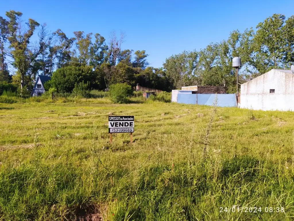 TERRENO EN VENTA OLIVEROS - Calle Revolución Libertadora