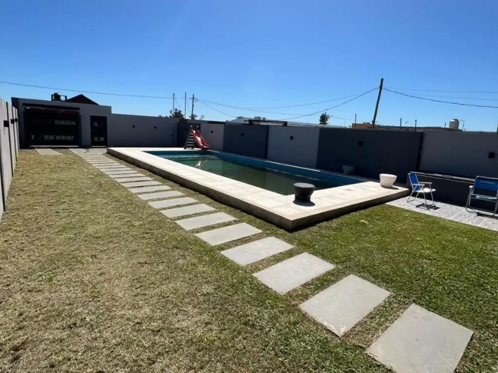 Hermosa Casa Quinta Con Pileta Y Amplias Comodidades En El Porvenir , Canning.