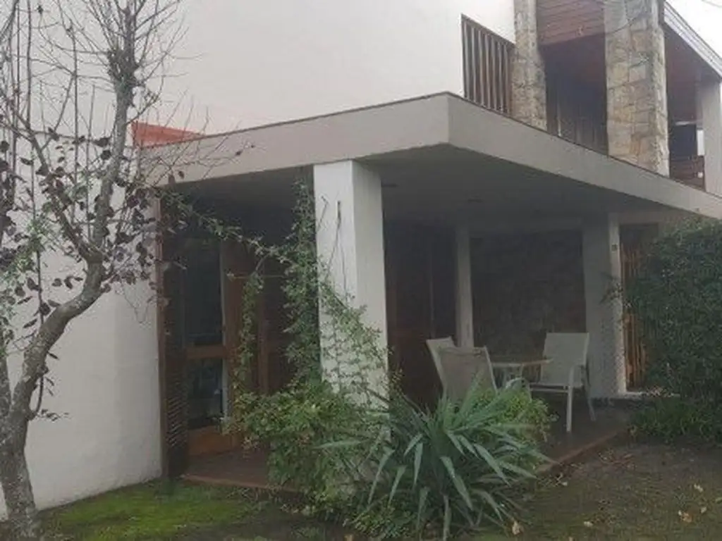 Casa - Venta - Argentina, Mar del Plata - LAPRIDA 1600