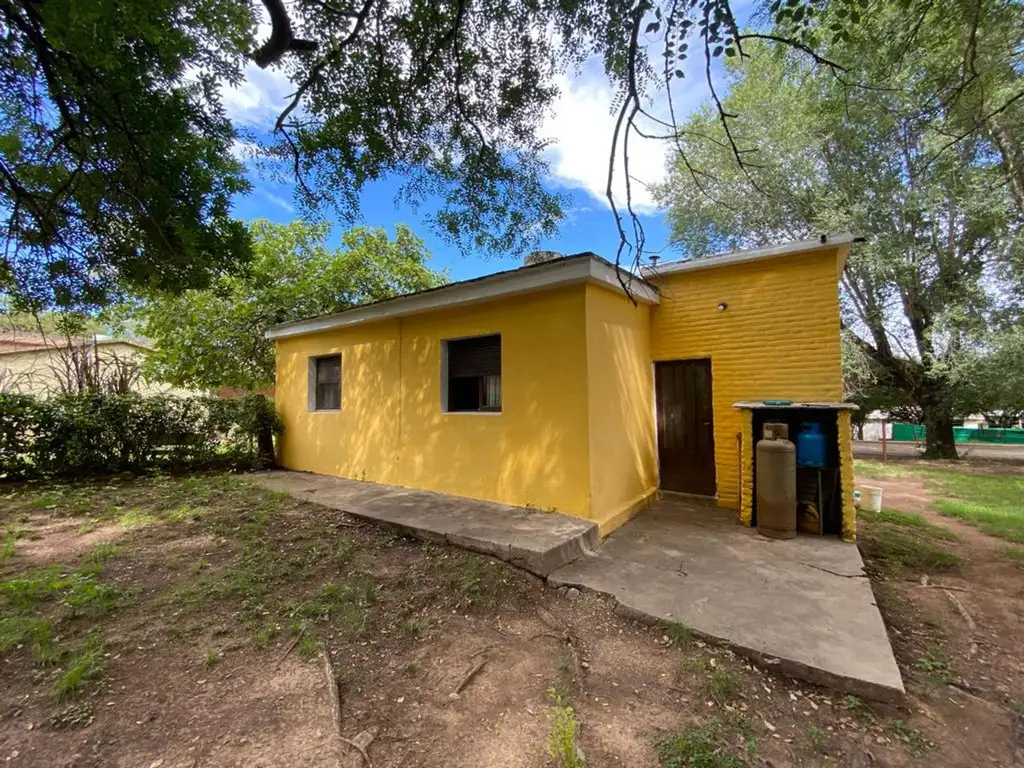 Venta Casa 2 años 2 dormitorios, 60m2, 1 cochera, Adela Sanchez 0