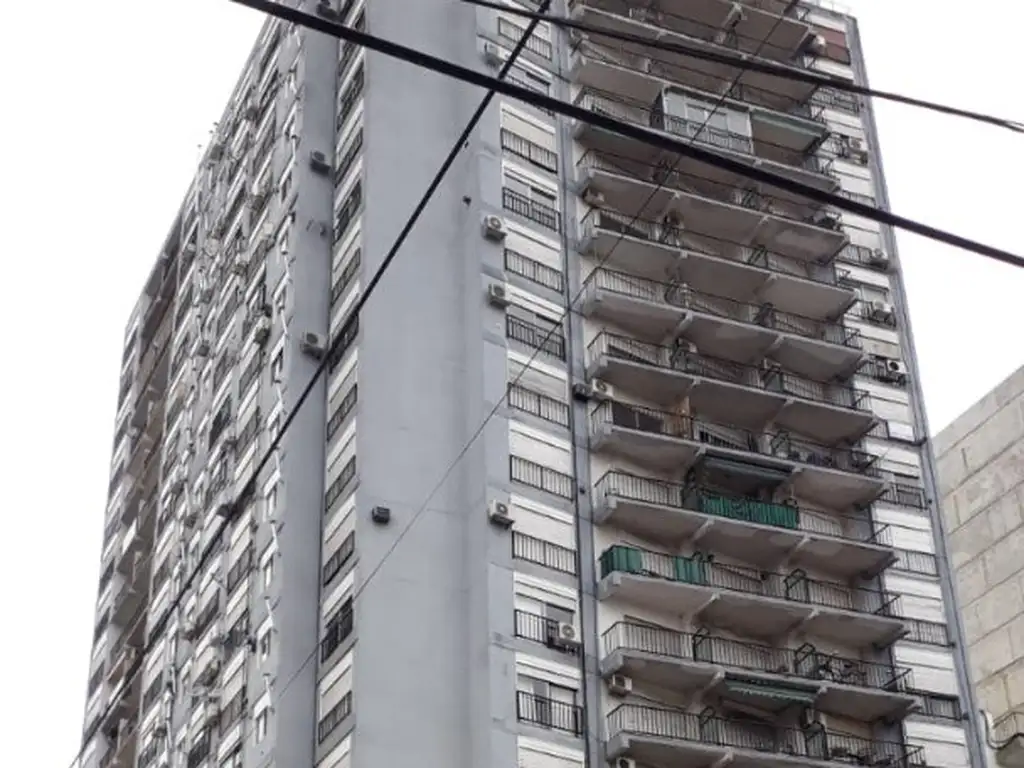 Alquiler 24 meses en Olivos. Monoambiente con Balcón Francés. Piso Alto. Todo Luz