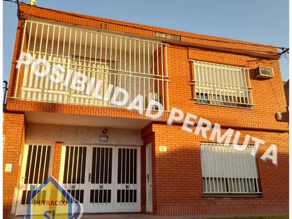 Casa en 2 plantas de 3 dormitorios + 1 interno en venta