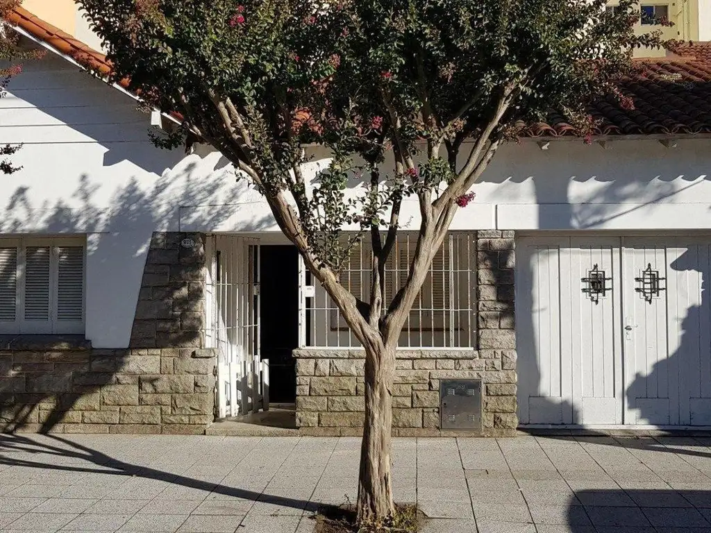 Venta casa de 3 ambientes a reciclar