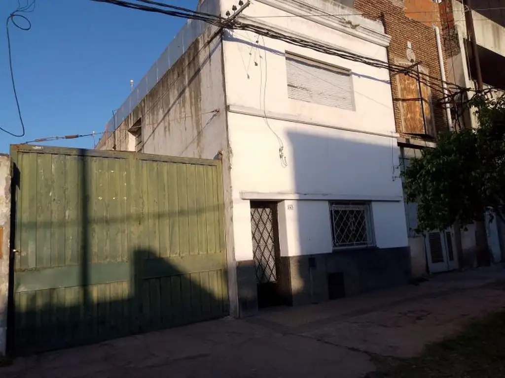 CASA DE 2 DORMITORIOS BARRIO BELGRANO